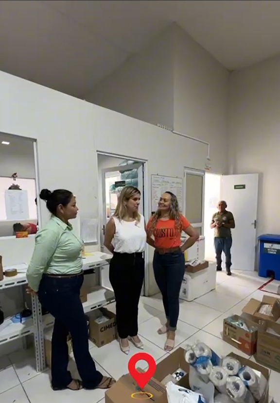 Estivemos na CAF ver como anda o abastecimento de medicamentos nas unidades de saúde .